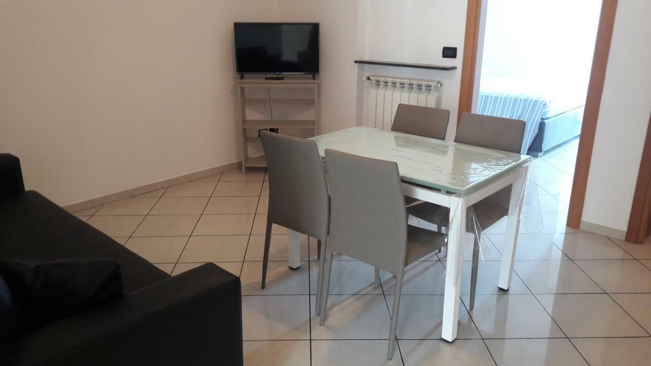 Residenza Leonarda Appartement Vado Ligure Buitenkant foto